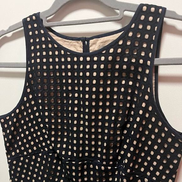 NWT LOFT Navy & Tan Eyelet Dress Size 0 - Picture 14 of 14
